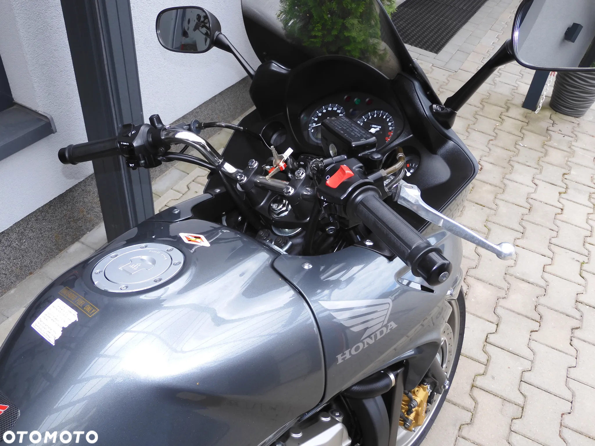 Honda CBF - 9