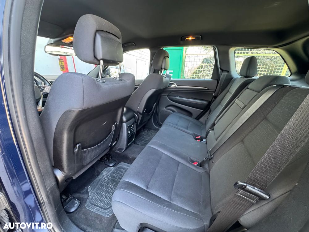 Jeep Grand Cherokee - 8