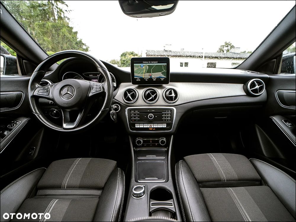 Mercedes-Benz CLA - 16