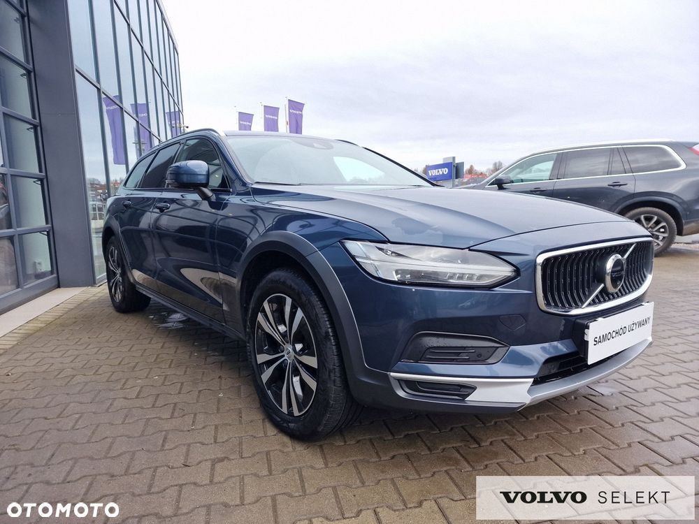 Volvo V90 Cross Country - 4