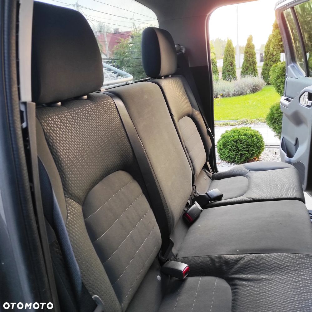 Nissan Navara 2.5 D Platinum - 28