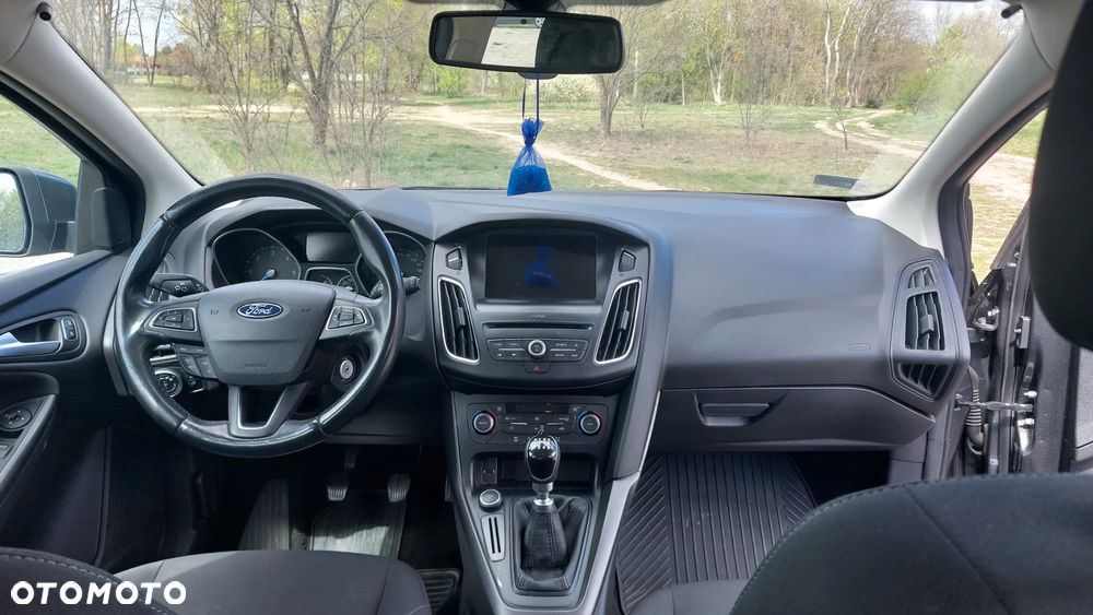 Ford Focus 1.5 TDCi SYNC Edition - 6