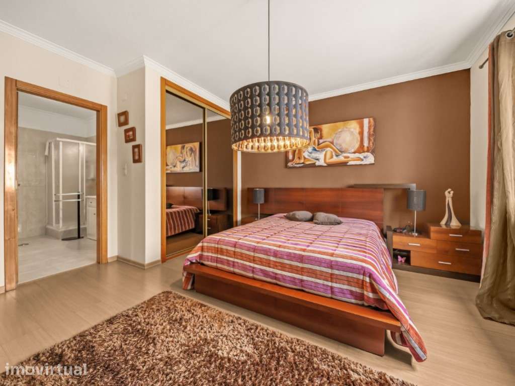 Apartamento T3 com Varanda e Garagem Box, na Quinta da Piedade - Grande imagem: 2/31