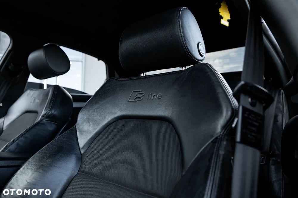 Audi A4 Limousine - 18