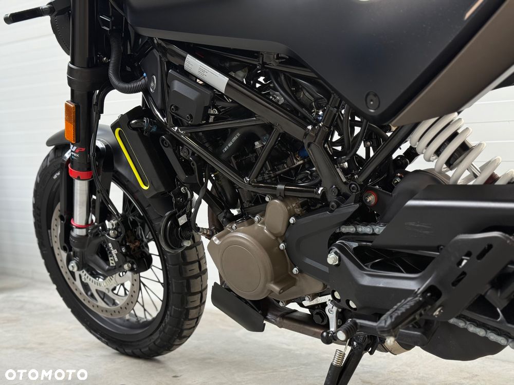 Husqvarna Svartpilen - 33