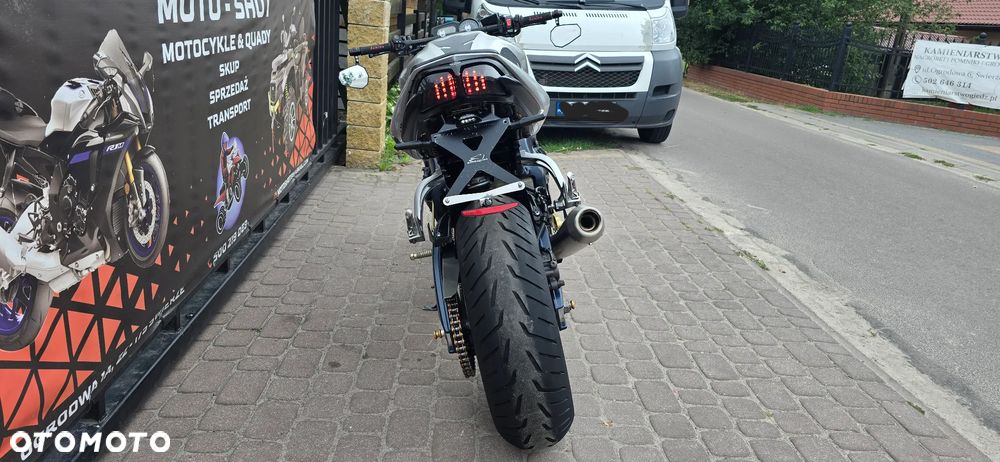 Yamaha FZ - 4