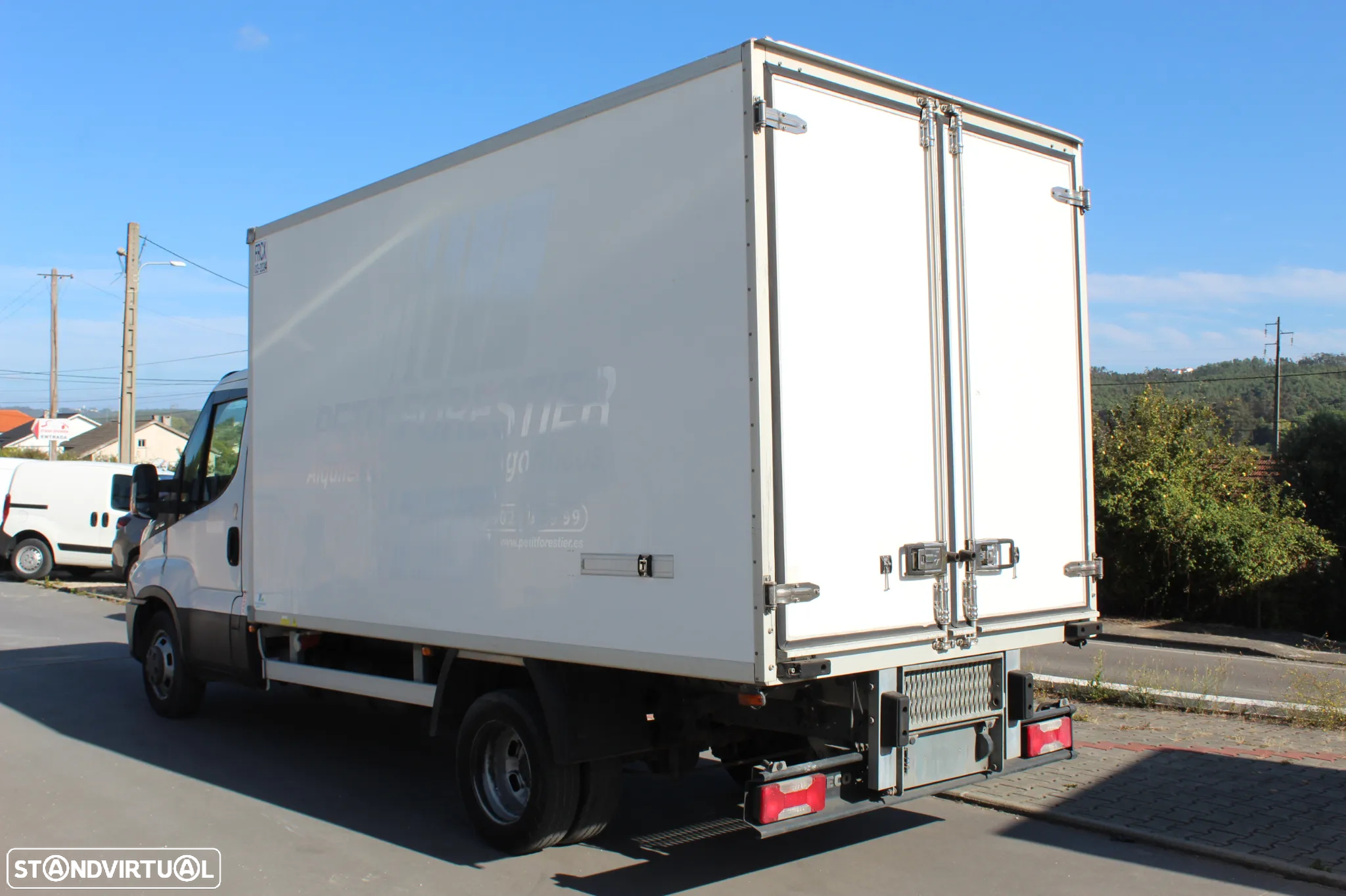 Iveco DAILY 35-130 FRIGORIFICO // CARRIER XARIOS 500 - 6