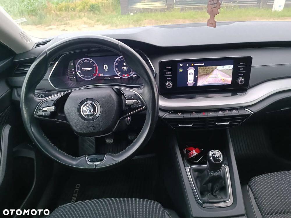 Skoda Octavia 1.5 TSI ACT Active - 11