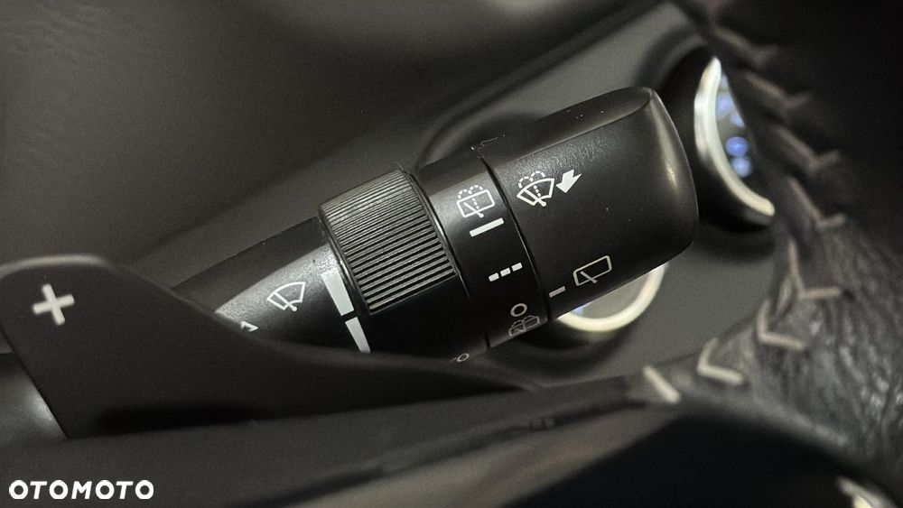 Toyota Yaris 1.5 Premium CVT - 28