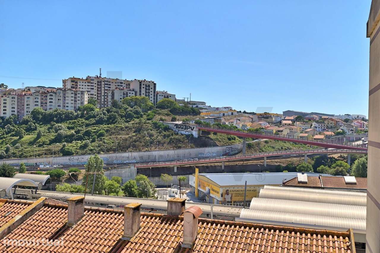T3+1 Junto à Estação de Agualva-Cacém - Grande imagem: 3/32