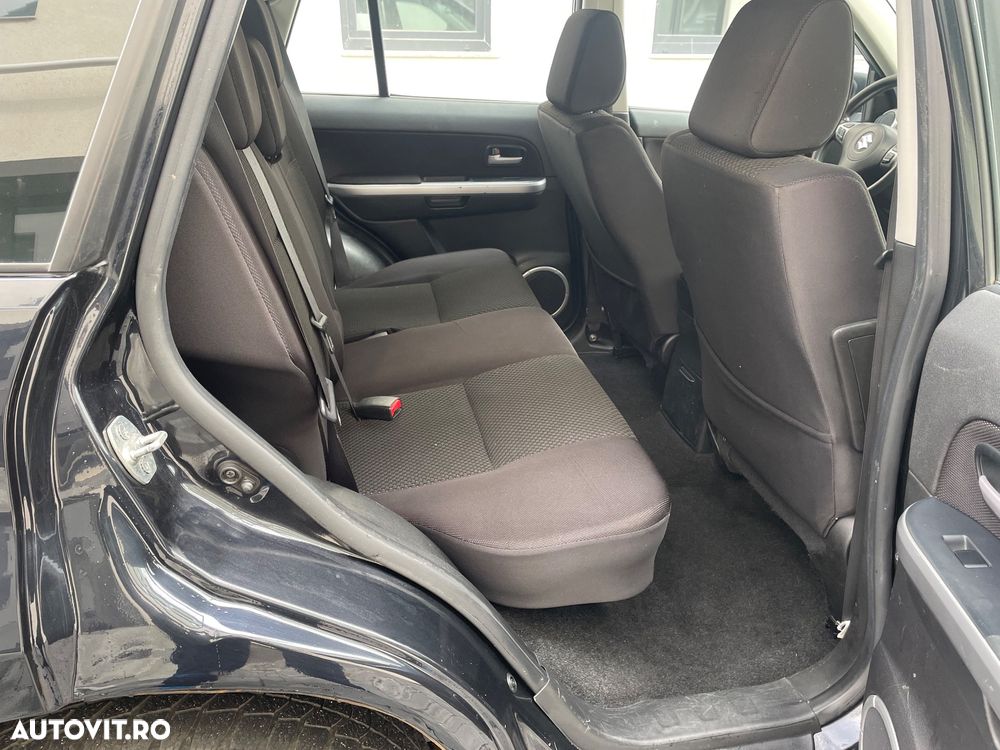 Suzuki Grand Vitara 1.9 DDiS Comfort DPF - 8
