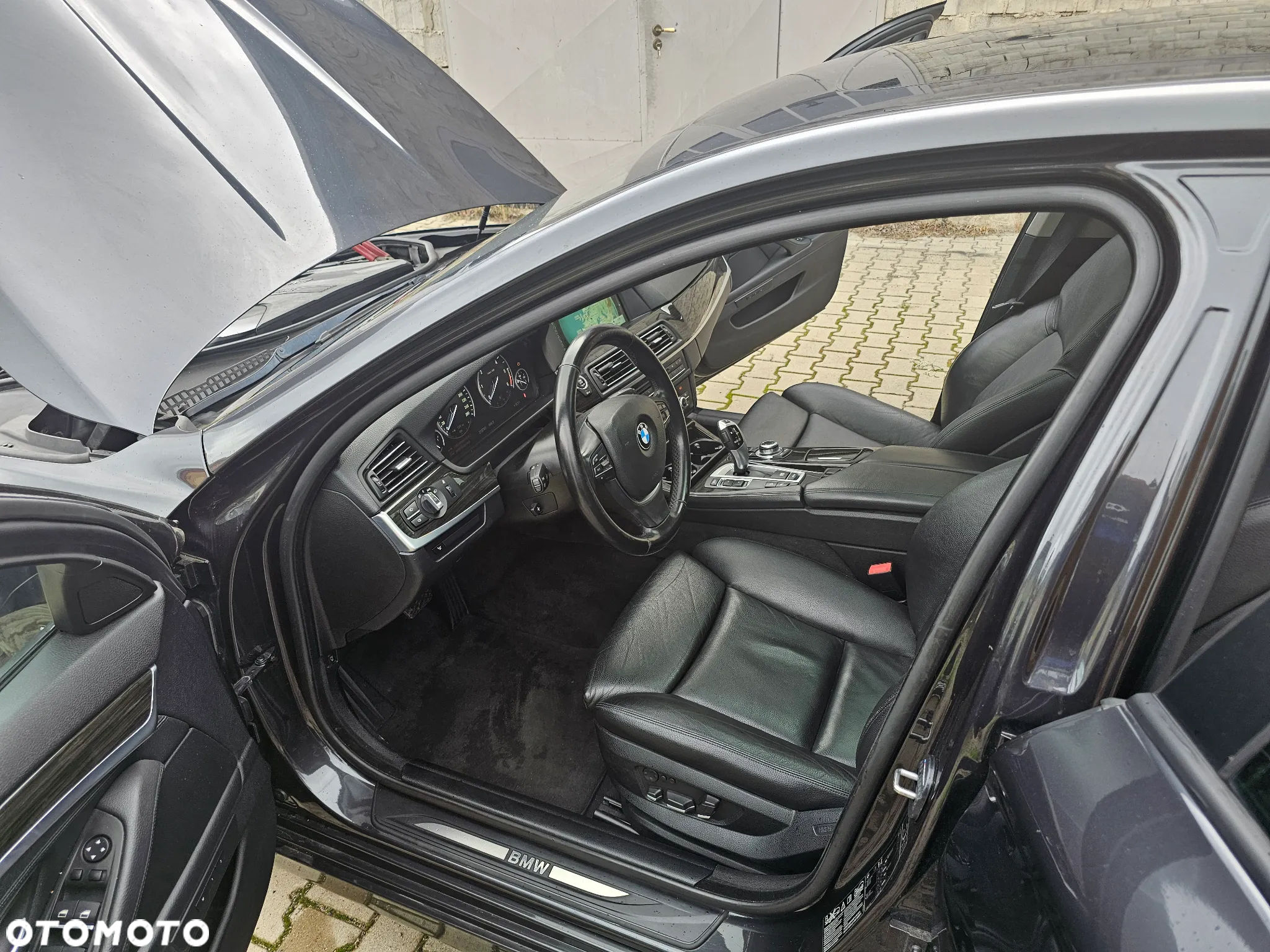BMW Seria 5 525d xDrive - 11