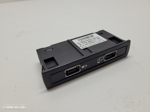 Entrada Porta USB MERCEDES A W176 CLA W117 REF: a1728202100