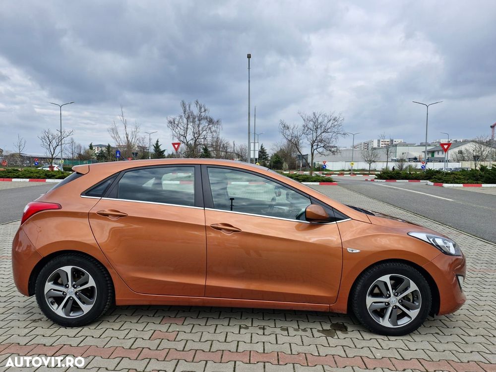 Hyundai i30 1.6 CRDI Premium - 1