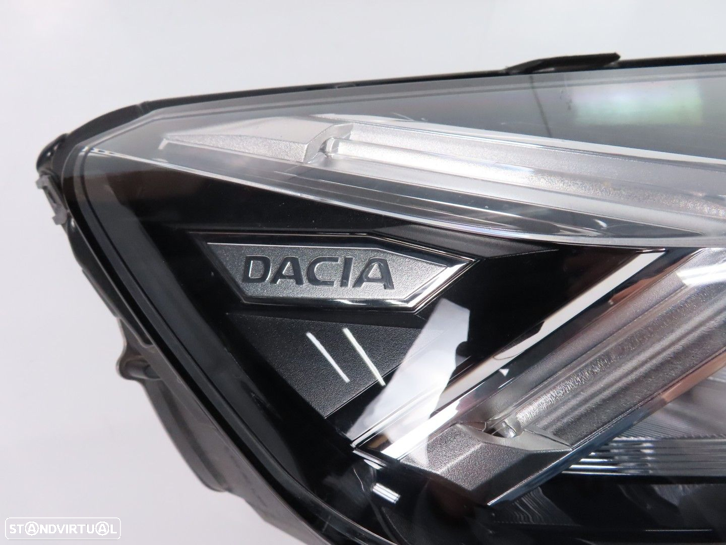 Farol Direito Usado / Original DACIA Sandero III (BJI) 260102586R - 2