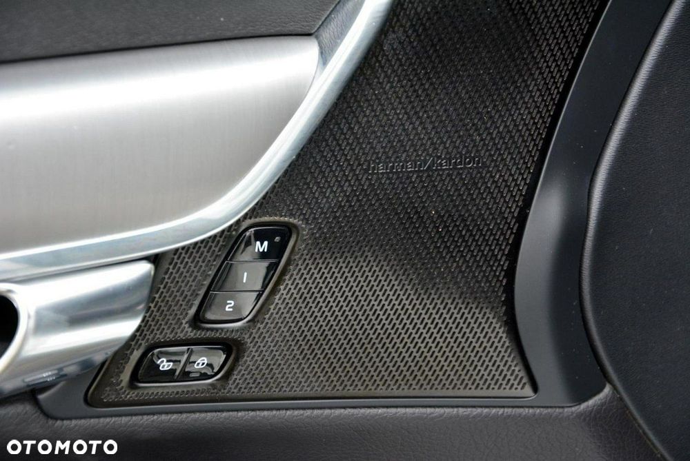 Volvo V90 D3 Momentum Pro - 33