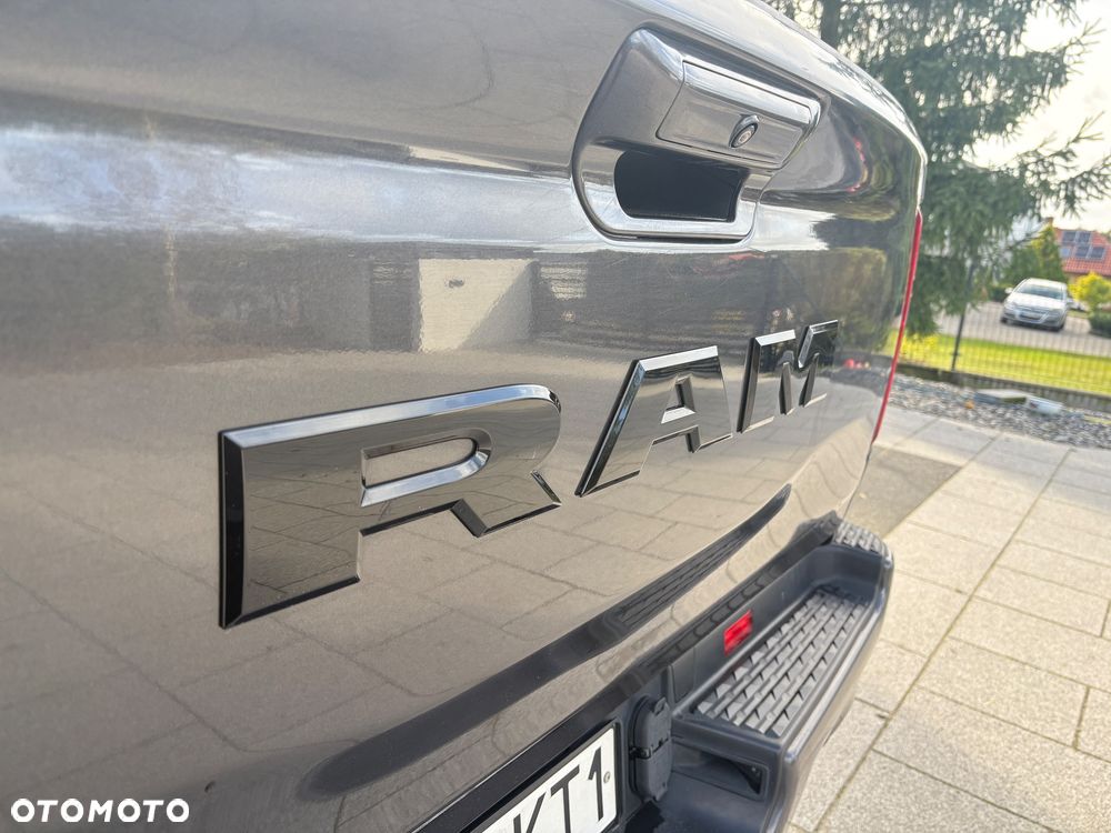 RAM 1500 Crew Cab Shortbed Laramie - 18