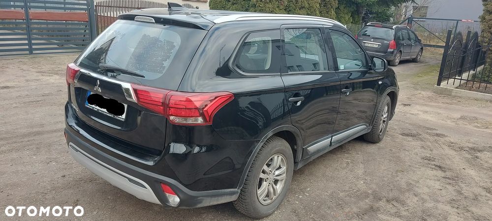 Mitsubishi Outlander - 3