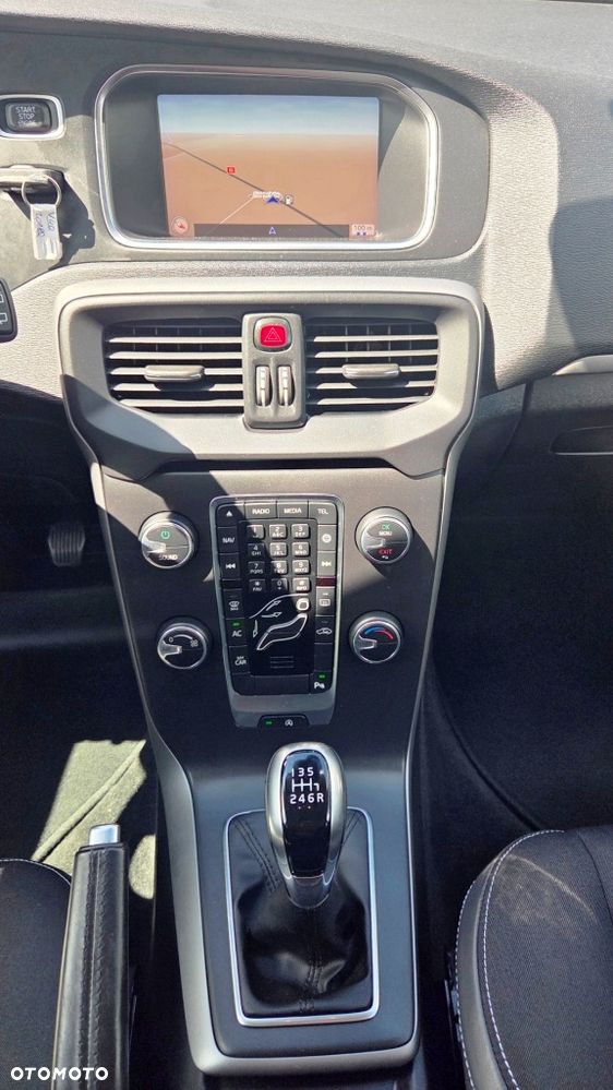 Volvo V40 D2 Momentum - 37