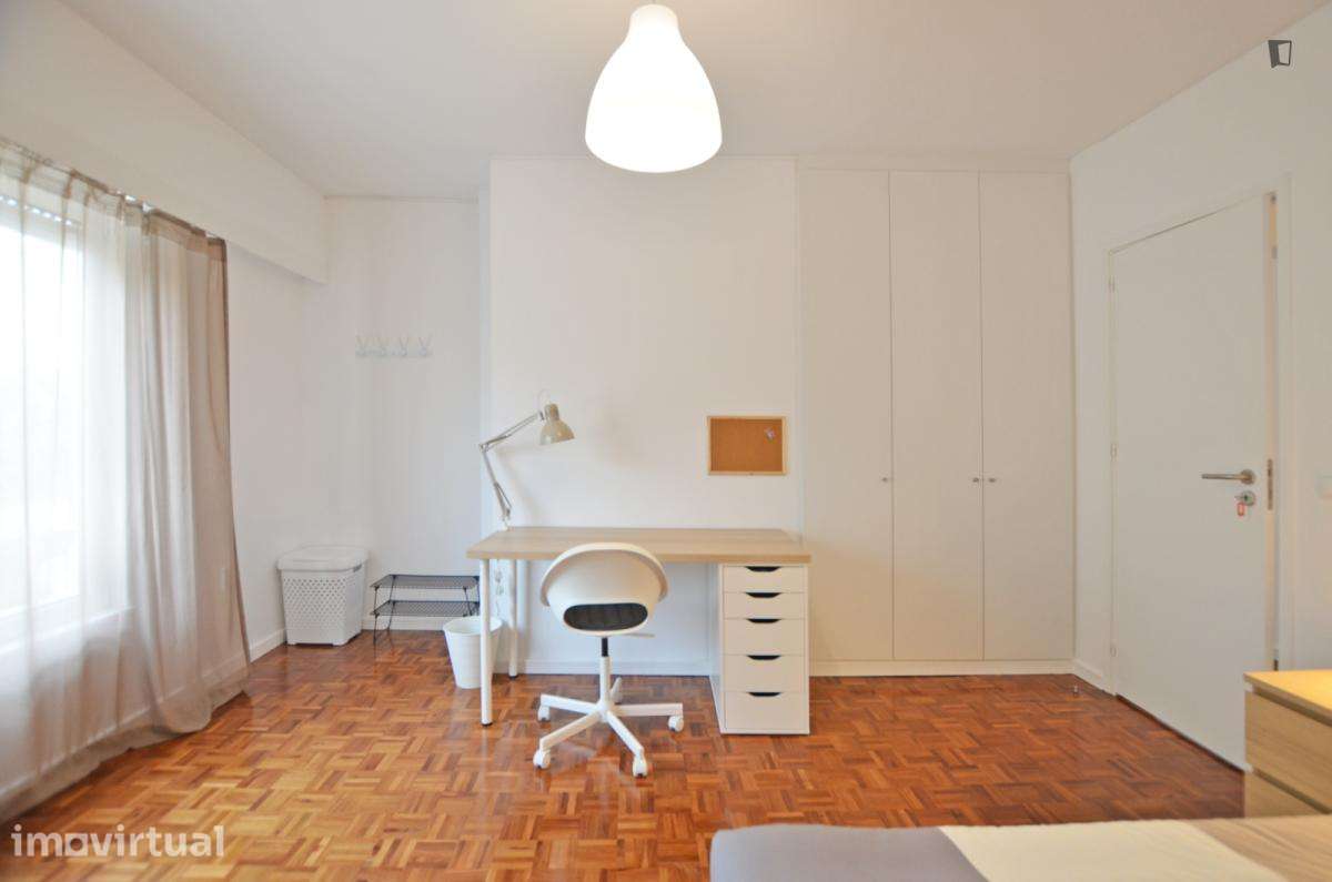 Quarto - localizado em Carcavelos Lisbon - Grande imagem: 3/19