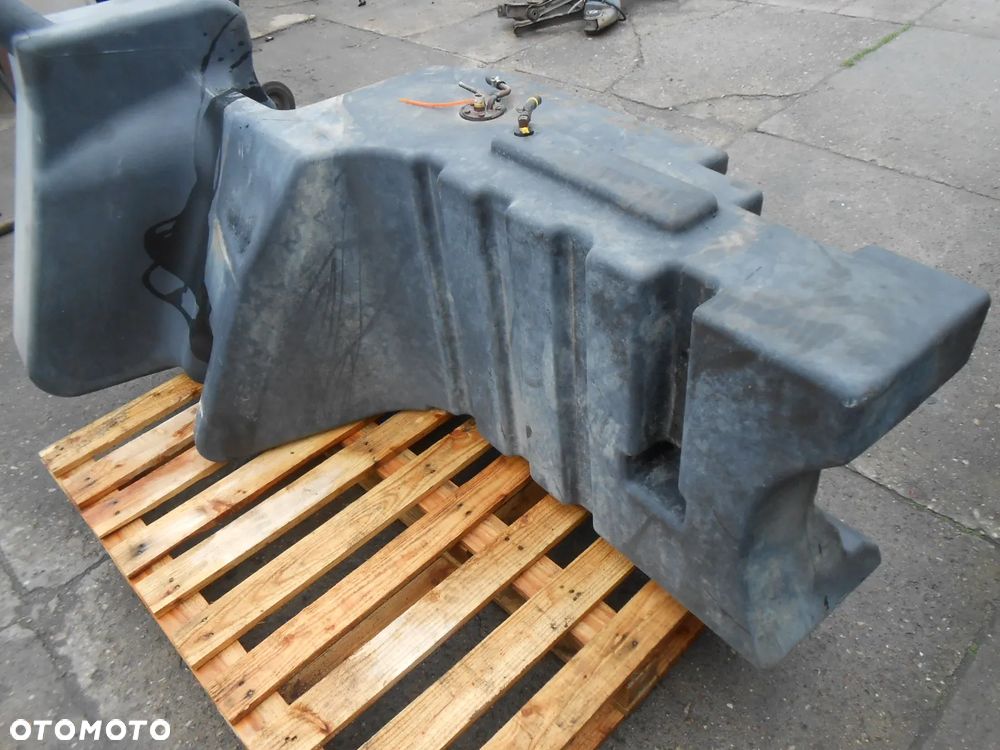 Zbiornik paliwa McCormick XTX145 - 4