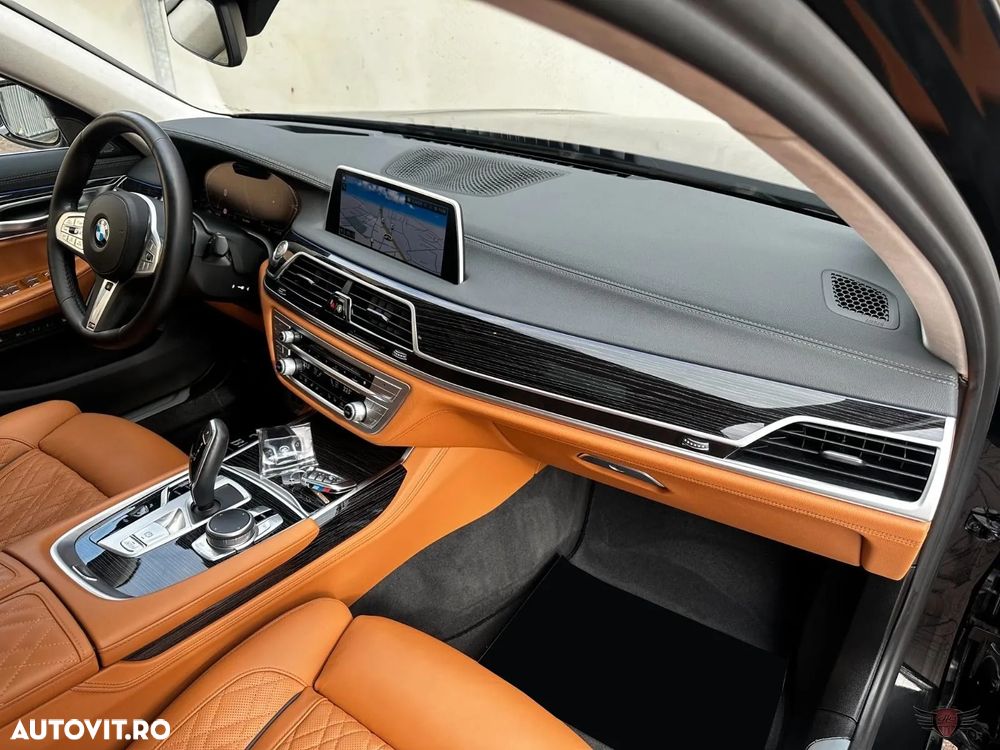 BMW Seria 7 730d xDrive MHEV - 13