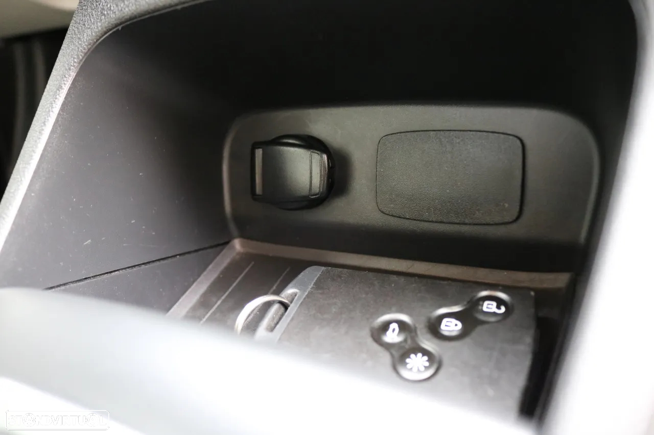 Renault Captur 1.5 dCi Exclusive EDC - 44