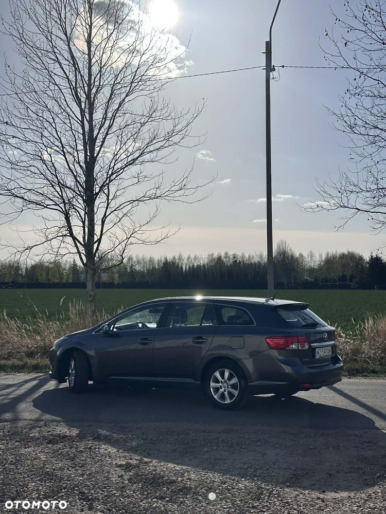 Toyota Avensis 2.0 D-4D Premium - 17