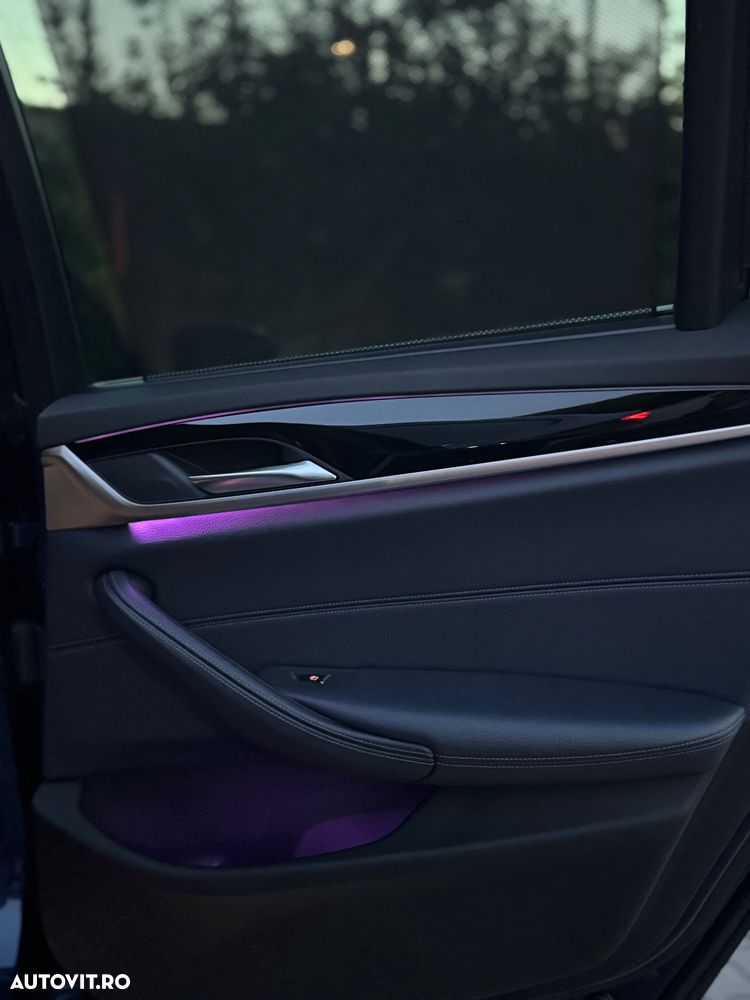 BMW Seria 5 530d xDrive AT - 34