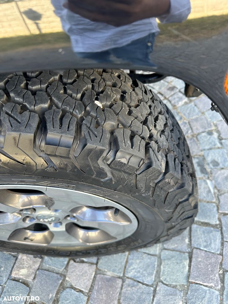 Jeep Wrangler - 8