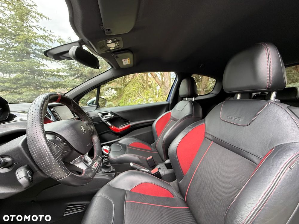 Peugeot 208 GTI 200 THP - 17