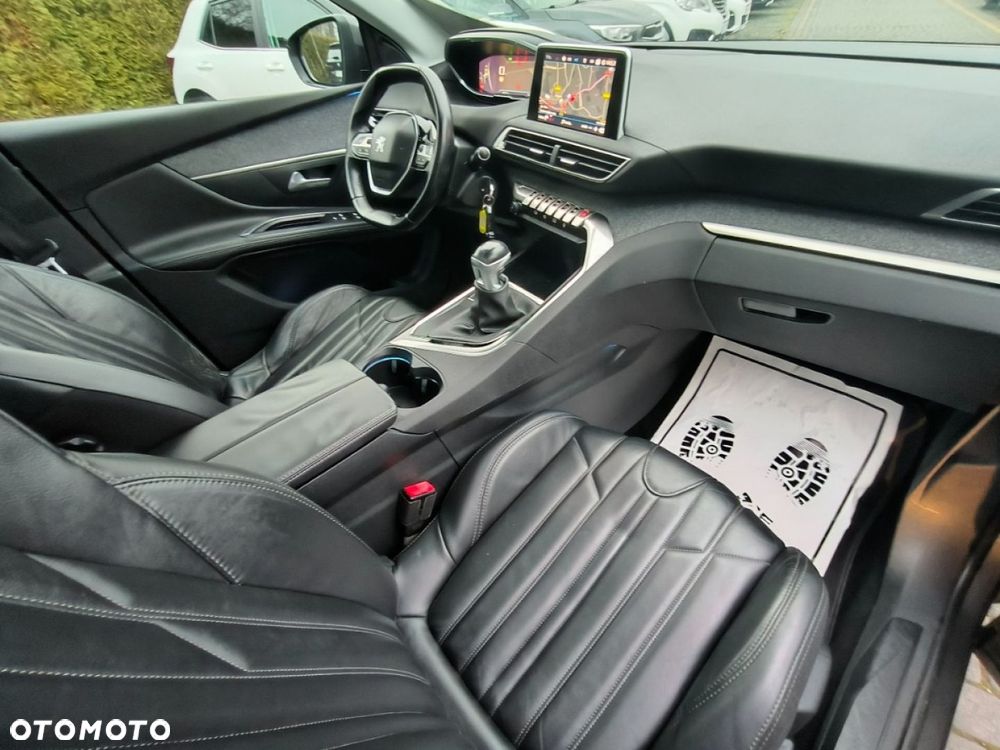 Peugeot 5008 - 9