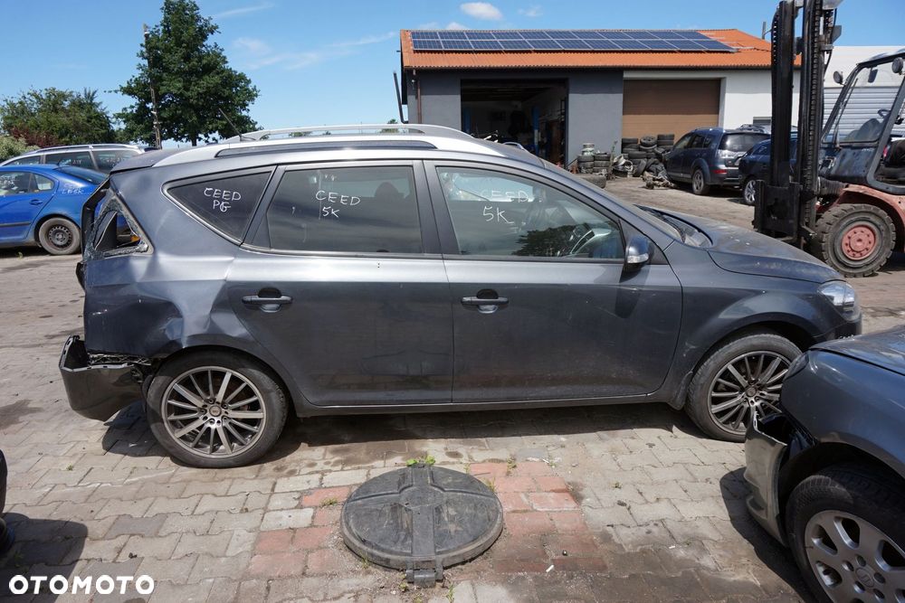 KIA CEED I LIFT KOMBI 2011 5K 1.6 CRDI D4FB 127KM WAJ6C CZARNY na części - 6