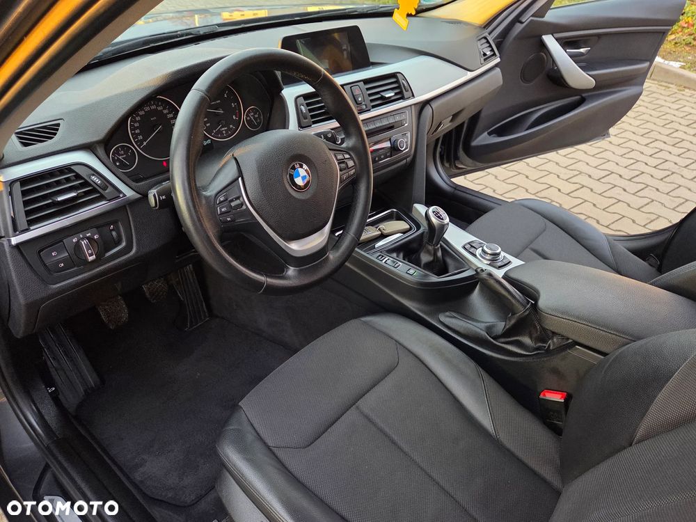 BMW Seria 3 320d Blue Performance Modern Line - 27