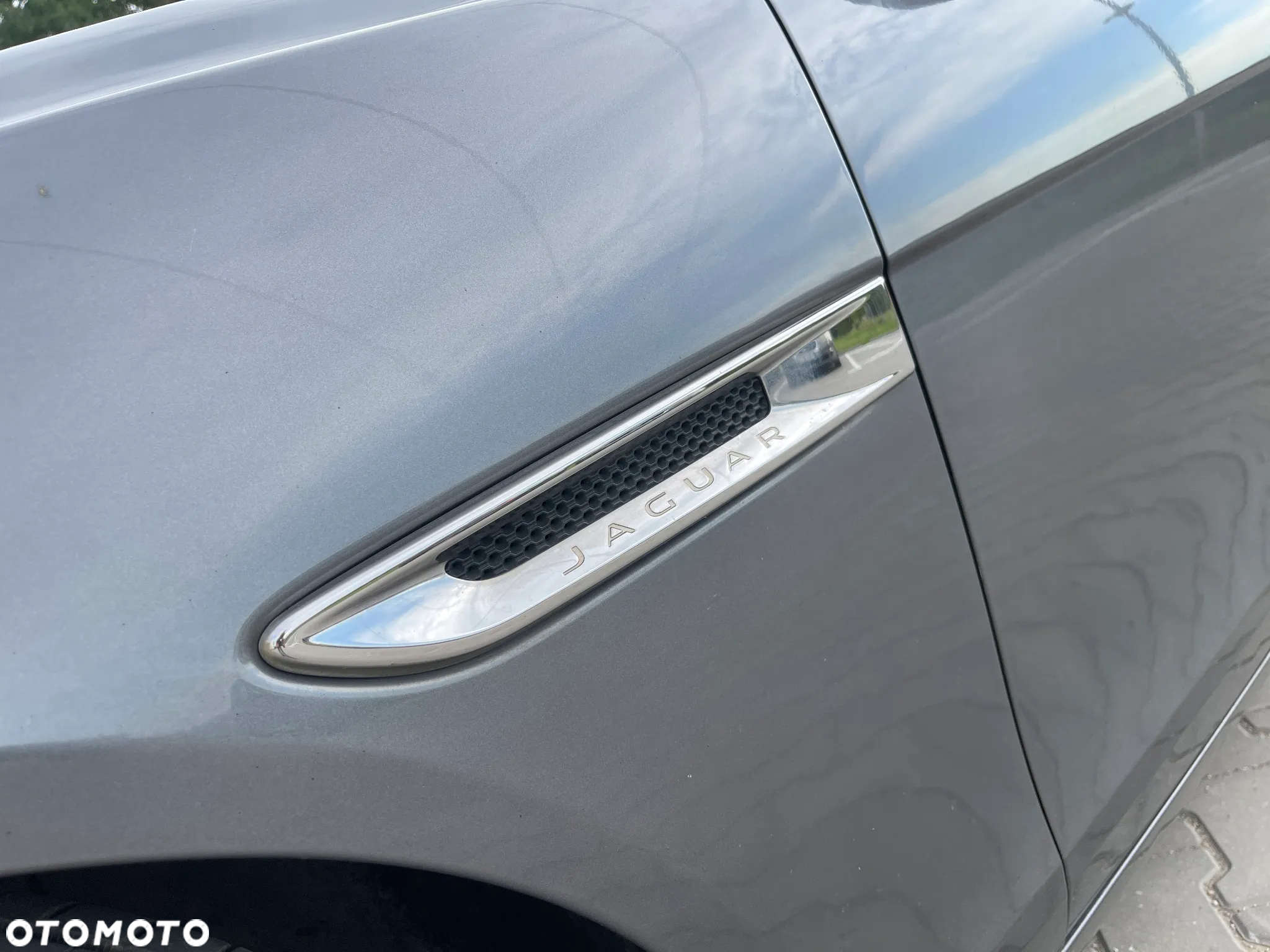 Jaguar XE 2.0 D Prestige - 30