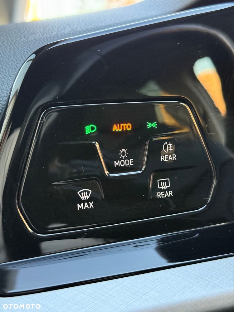 Volkswagen Golf Variant 2.0 TDI Life - 21