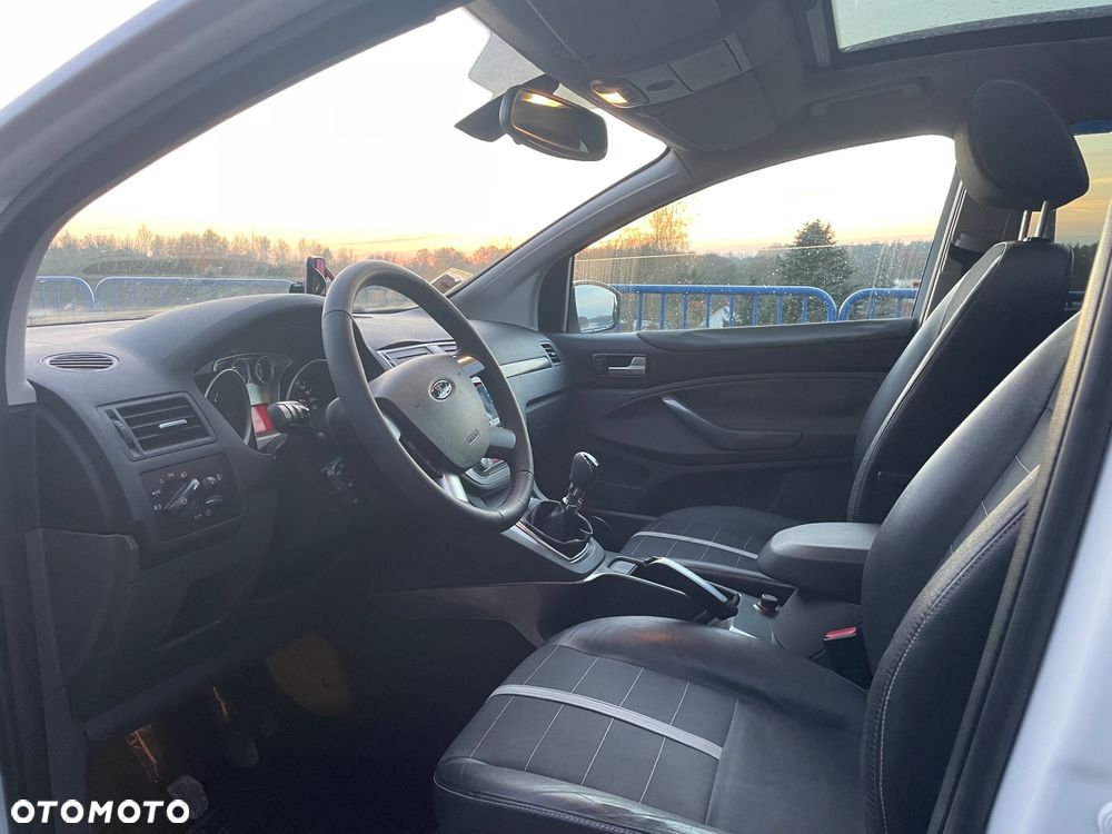 Ford Kuga 2.0 TDCi 4x4 Titanium - 9