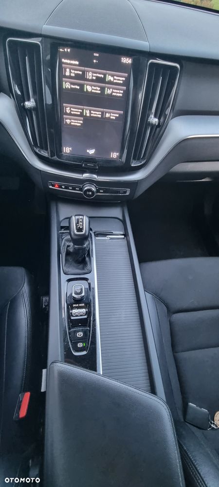 Volvo XC 60 D4 AWD Geartronic Momentum - 20