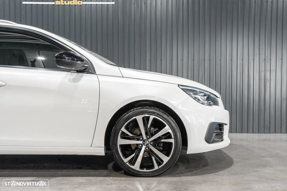 Peugeot 308 BlueHDi 130 EAT8 Allure - 43