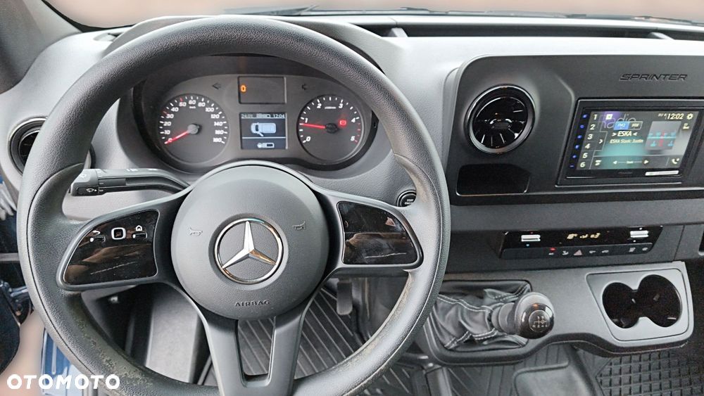 Mercedes-Benz Sprinter - 9