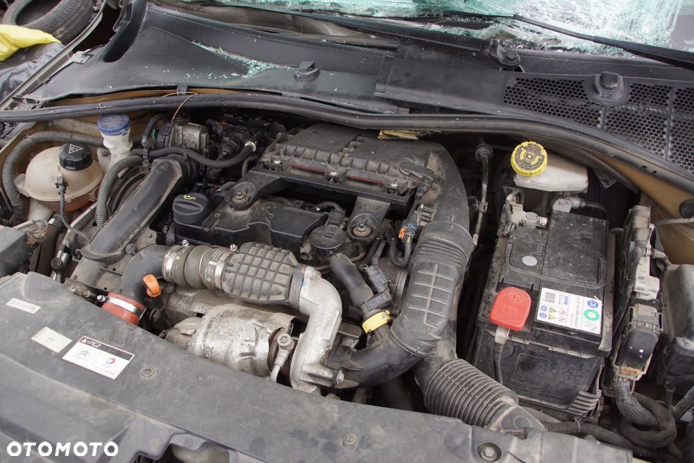 Auto na części - Citroen C-Elysee Lift 1.6 BlueHDI 99 KM BH02 20ET30 KEB 2018R Silnik Skrzynia Drzwi Błotnik Klapa Zderzak Lampa Lusterko Klamka Szyba Deska Kokpit Sterownik Moduł Czujnik Licznik Panel Kierownica - 18