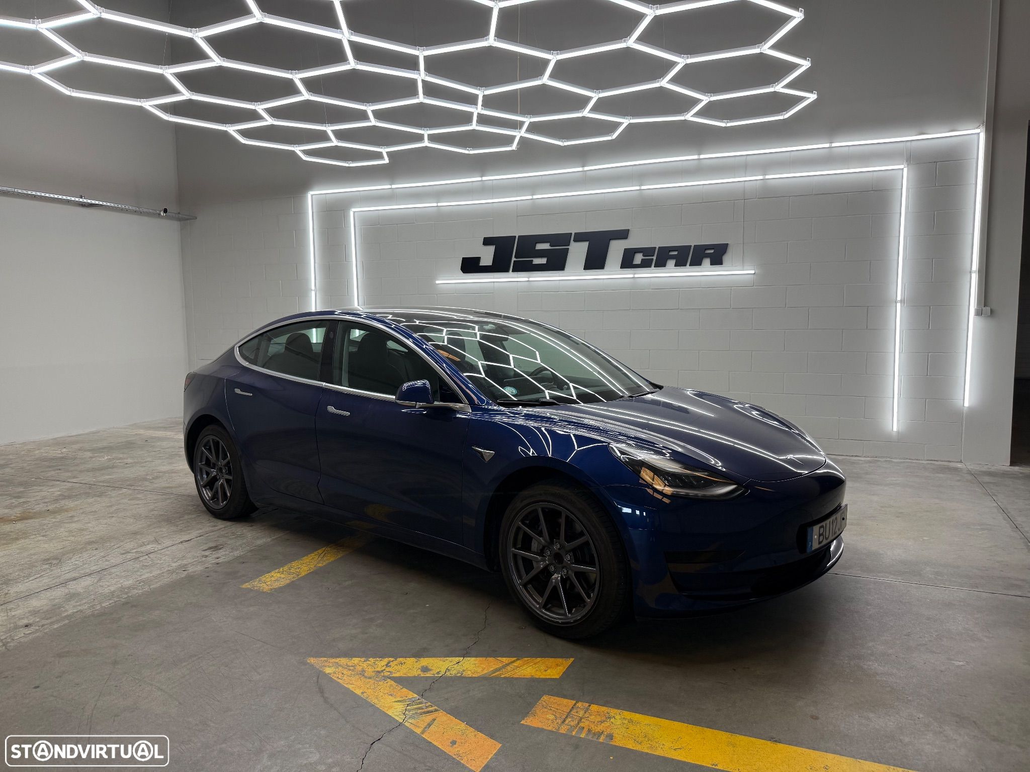 Tesla Model 3 Standard Range Plus RWD - 1