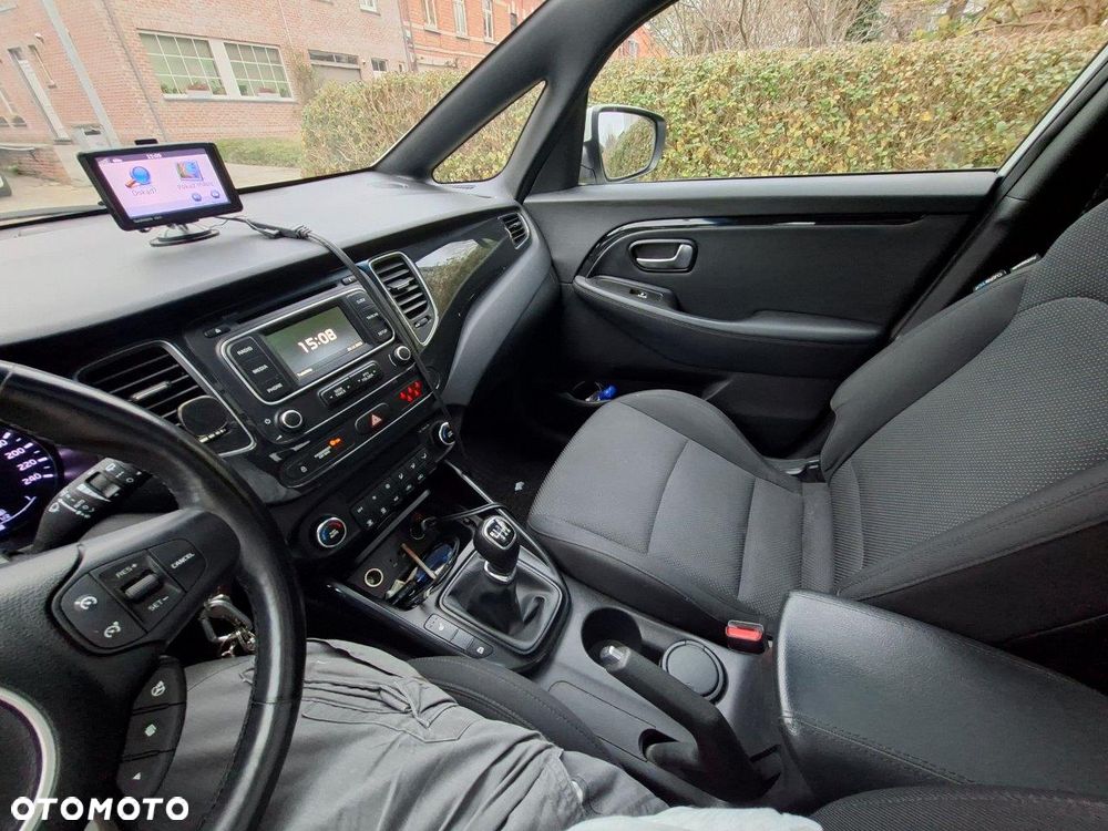 Kia Carens 1.7 CRDi L 7os - 9