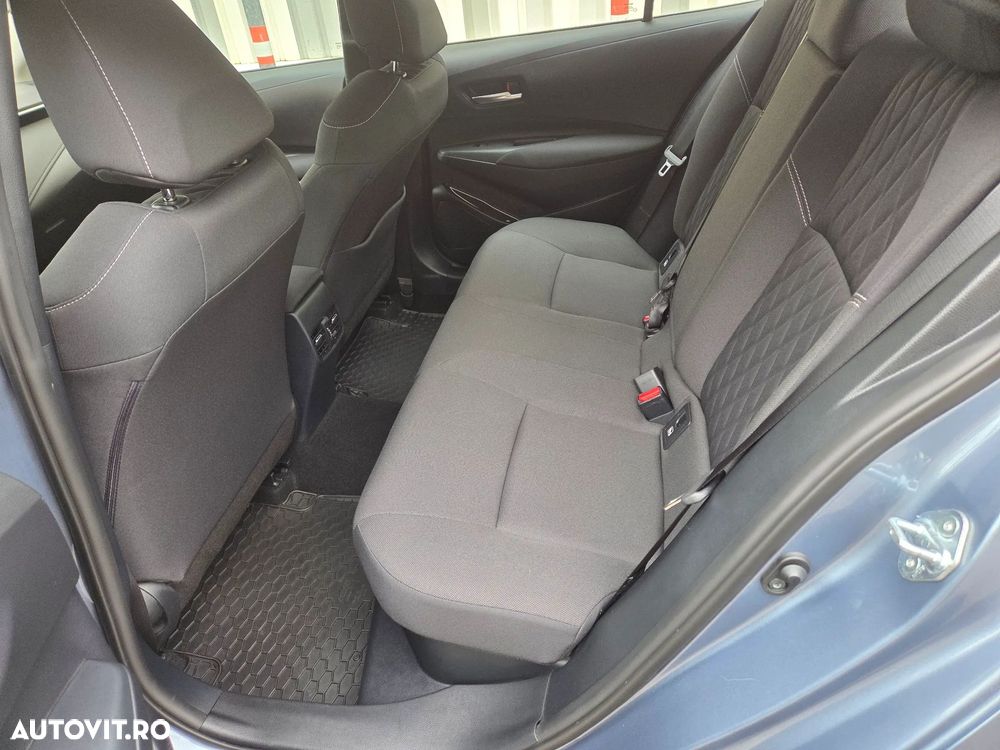 Toyota Corolla Sedan 1.8 HSD Dynamic - 10