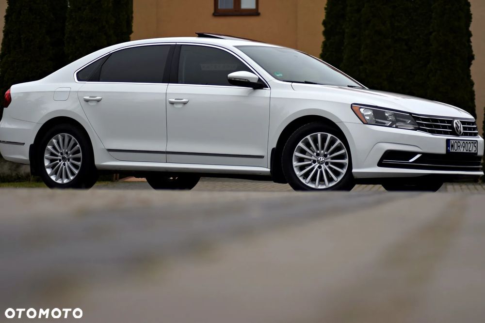 Volkswagen Passat - 2