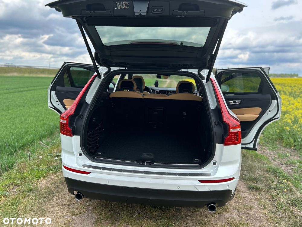 Volvo XC 60 T5 AWD Geartronic Momentum - 33