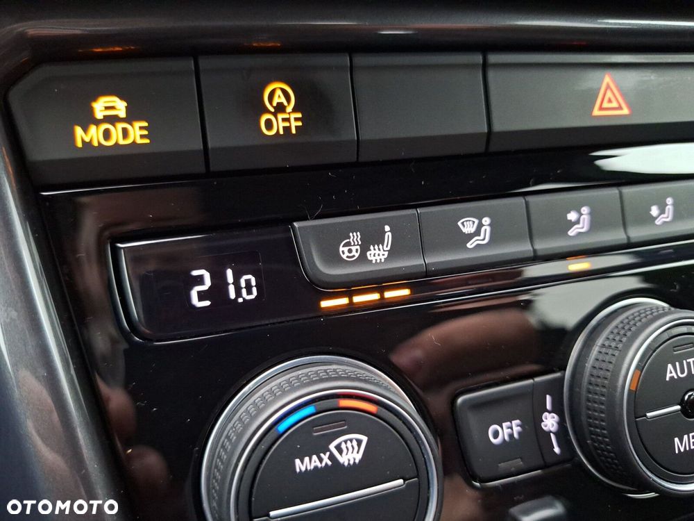 Volkswagen T-Roc 1.5 TSI GPF ACT Premium DSG - 18
