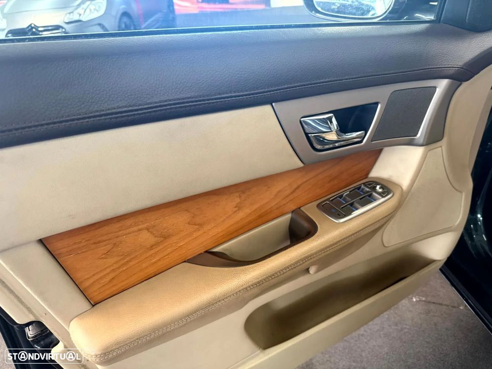 Jaguar XF 3.0 D V6 Premium Luxury - 25