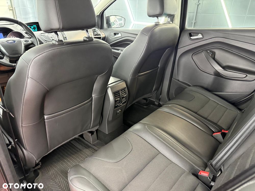 Ford Kuga 1.5 EcoBoost 2x4 Titanium - 25