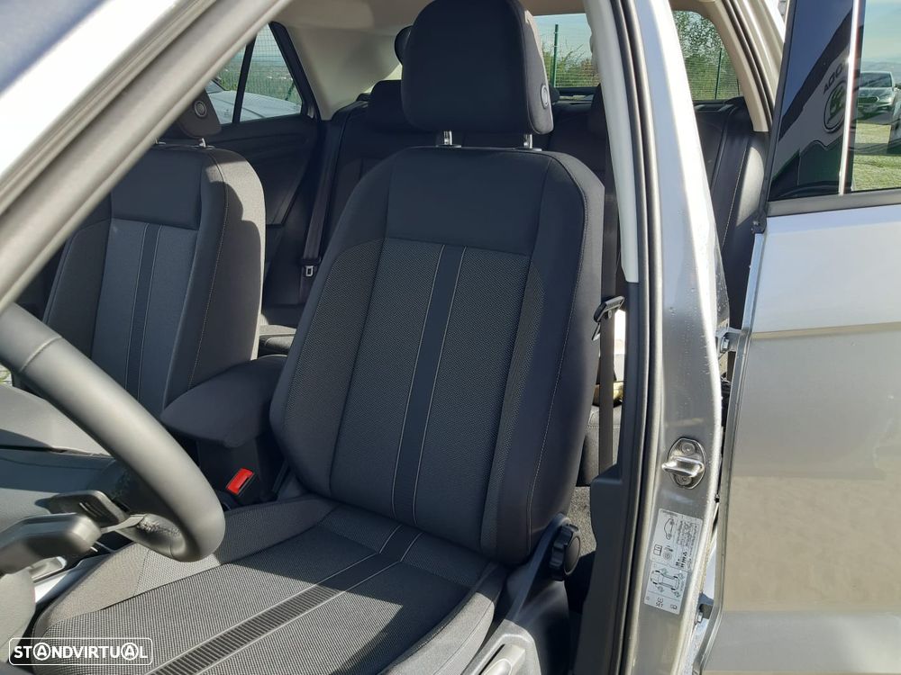 VW T-Roc 1.5 TSI Urban DSG - 8